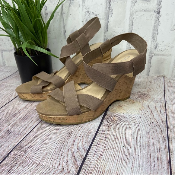 CL by Laundry tan wedge elastic band heels 10 - Picture 3 of 11